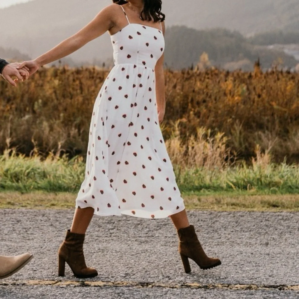 Aritzia Babaton Noel white Floral Midi Dress size 2 - Picture 2 of 13